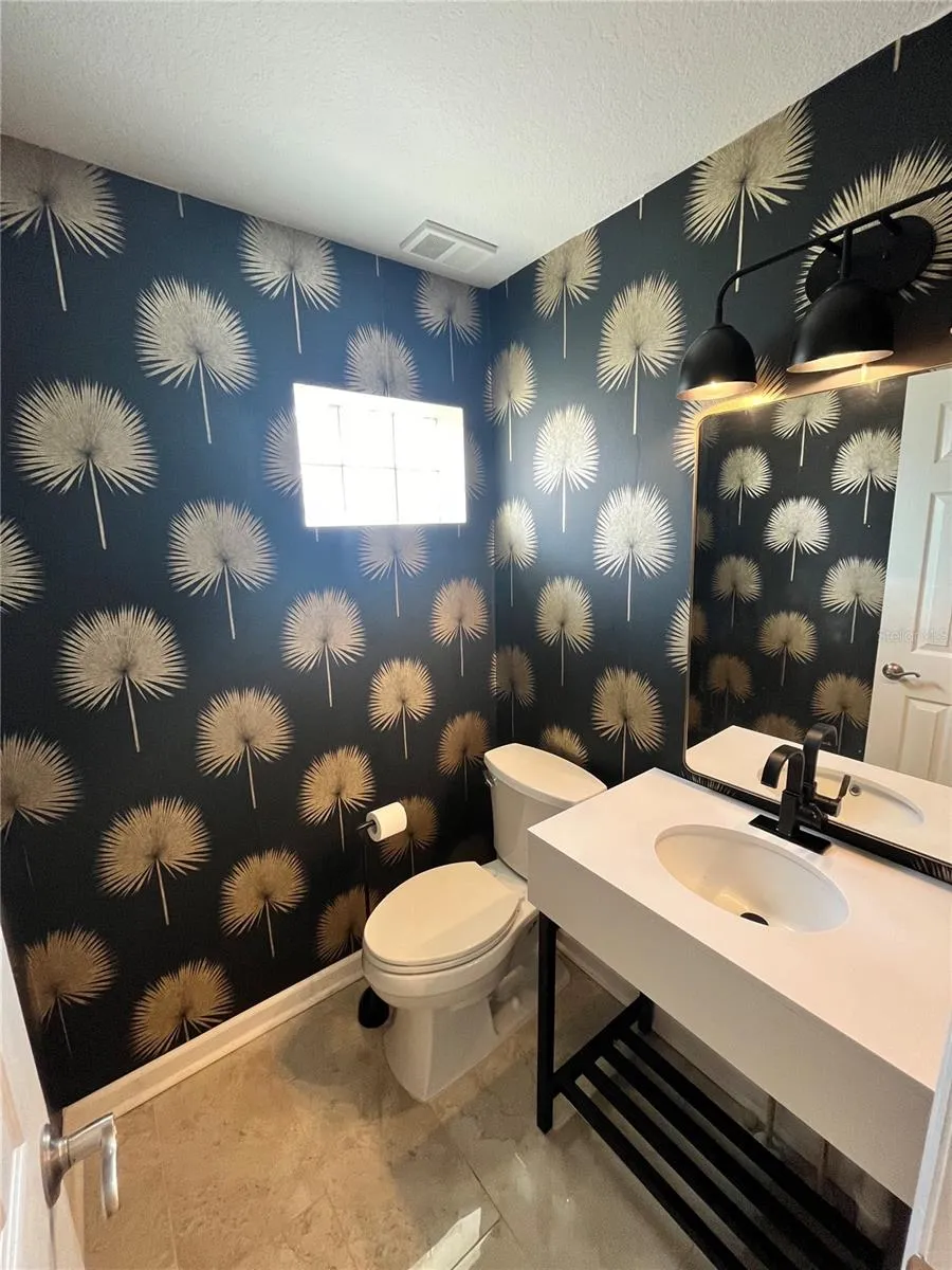 1117 S PINELLAS BAYWAY S #306 St Petersburg, FL 33715