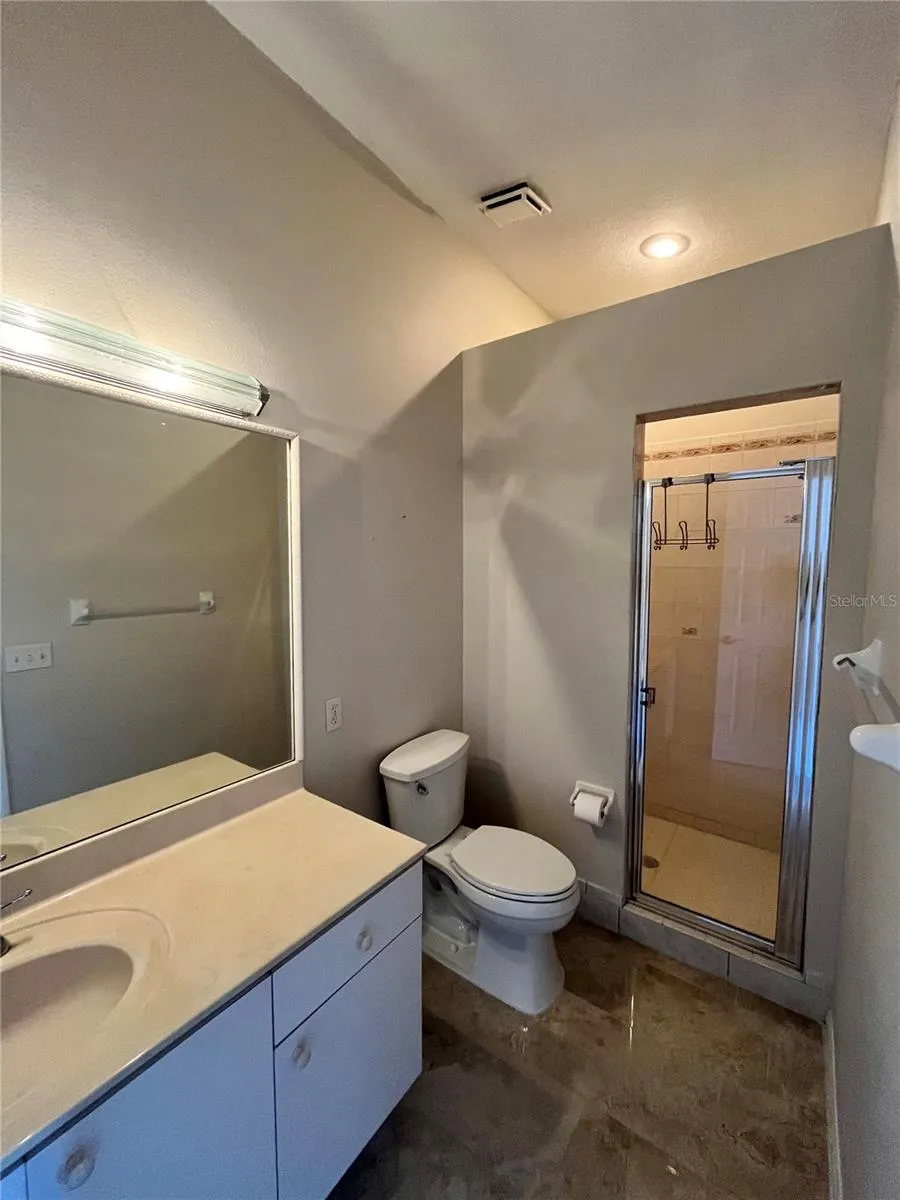 1117 S PINELLAS BAYWAY S #306 St Petersburg, FL 33715