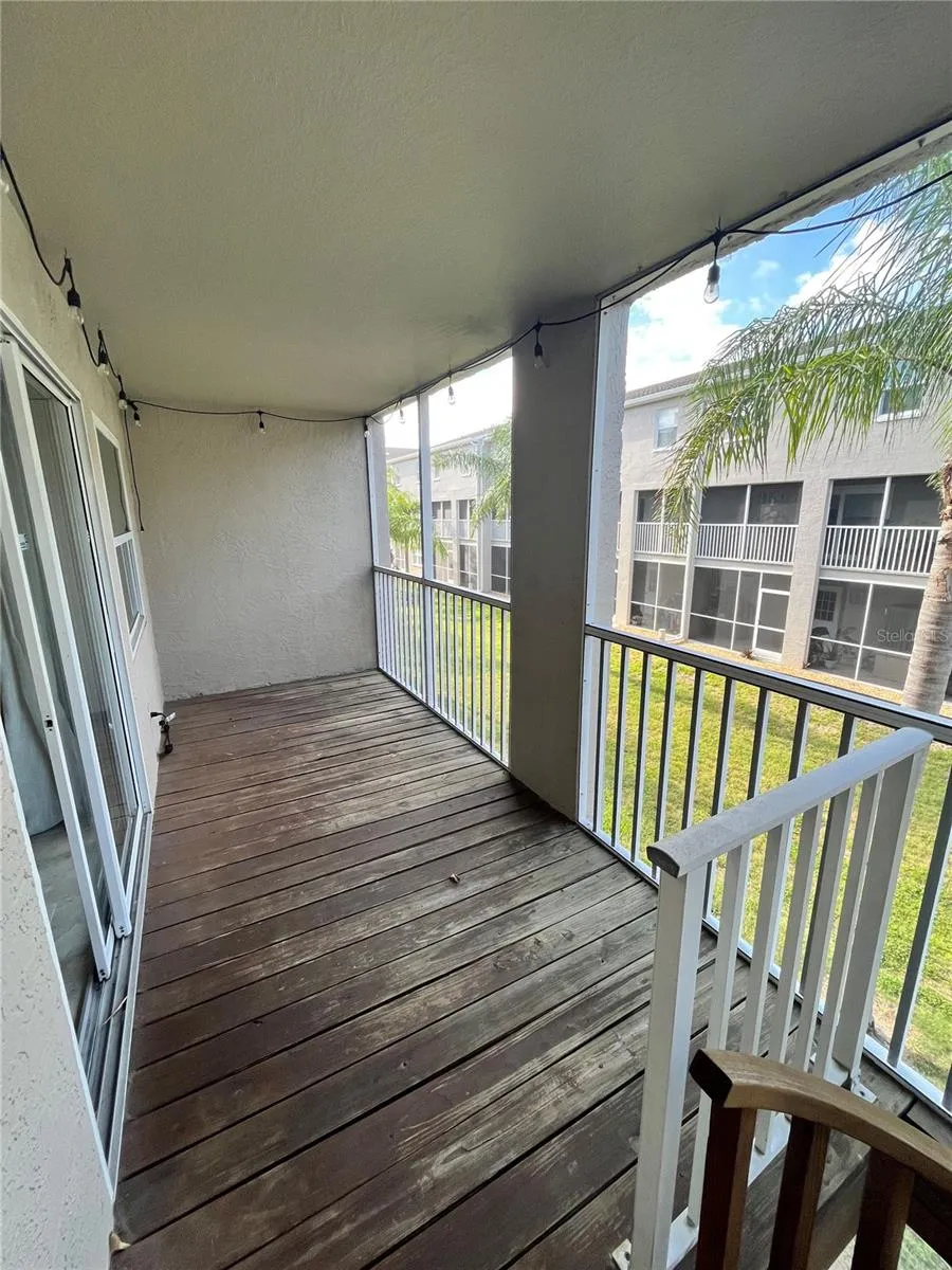 1117 S PINELLAS BAYWAY S #306 St Petersburg, FL 33715