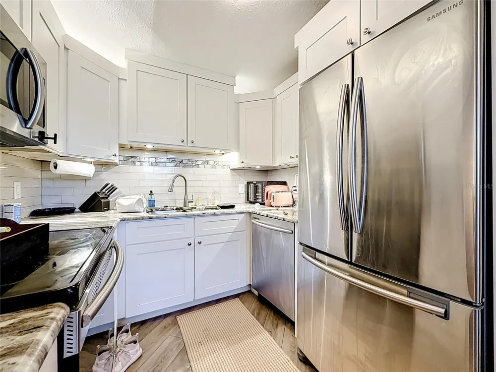 4050 4TH STREET #304 St Petersburg, FL 33703