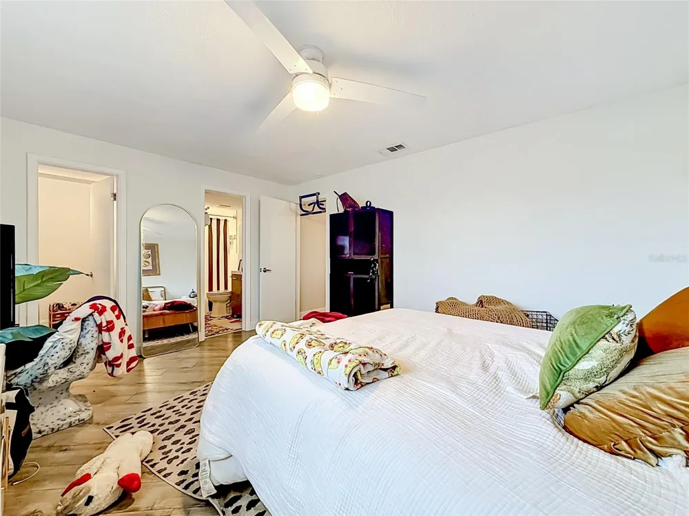 4050 4TH STREET #304 St Petersburg, FL 33703