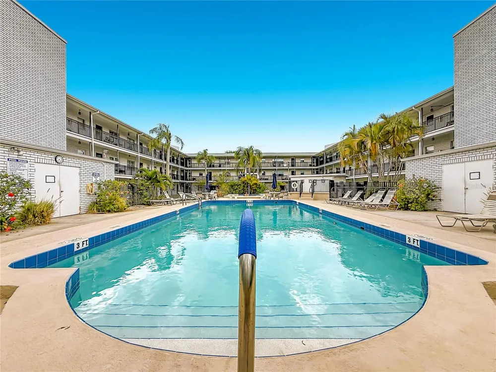 4050 4TH STREET #304 St Petersburg, FL 33703