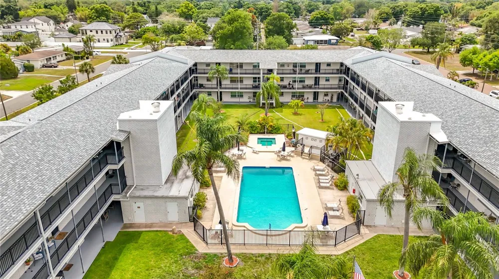4050 4TH STREET #304 St Petersburg, FL 33703
