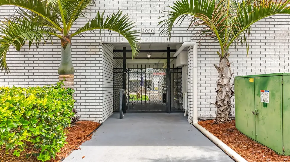 4050 4TH STREET #304 St Petersburg, FL 33703
