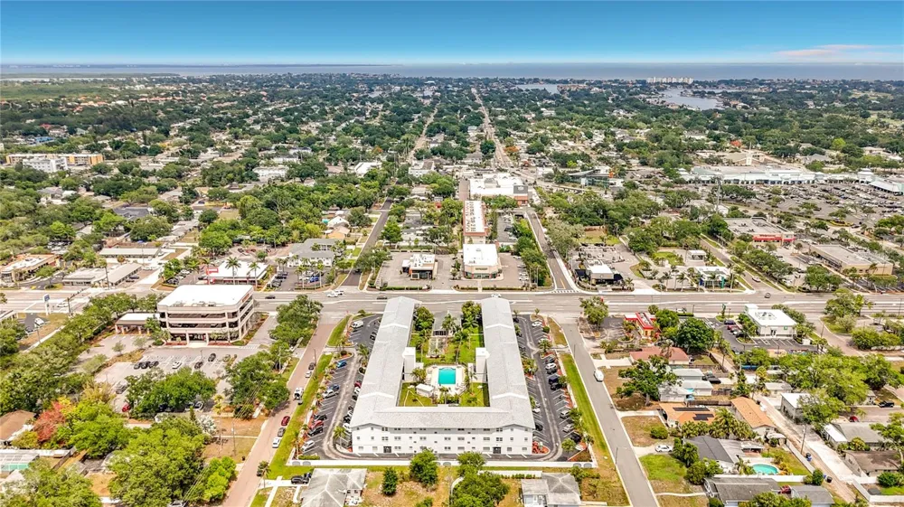 4050 4TH STREET #304 St Petersburg, FL 33703