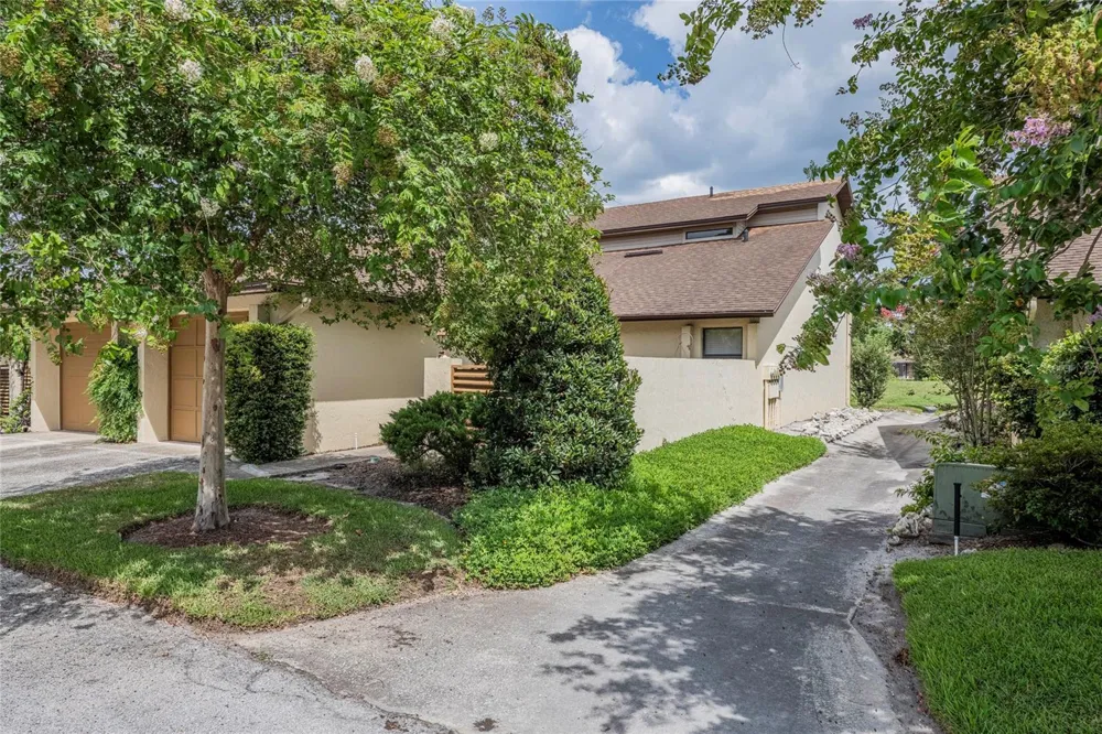 925 FENTON LANE #9 Lakeland, FL 33809