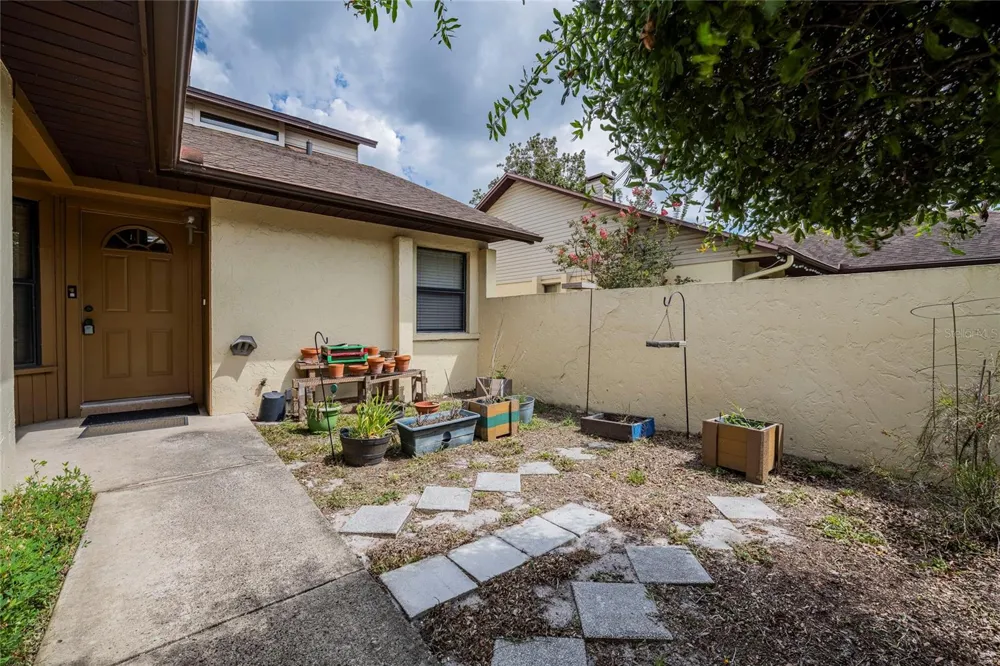 925 FENTON LANE #9 Lakeland, FL 33809