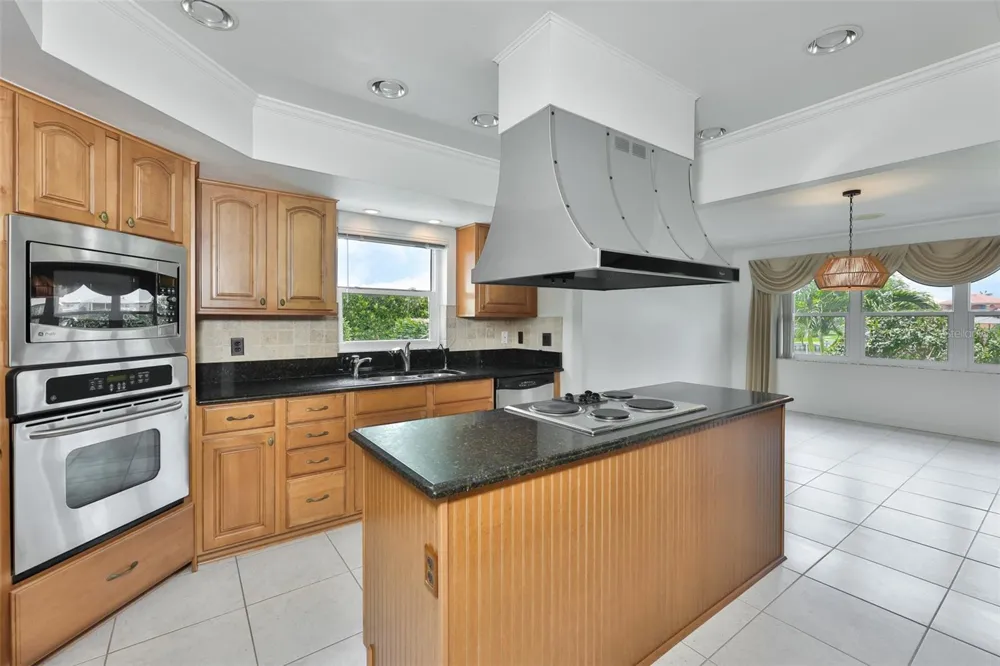 929 SYMPHONY ISLES BOULEVARD Apollo Beach, FL 33572