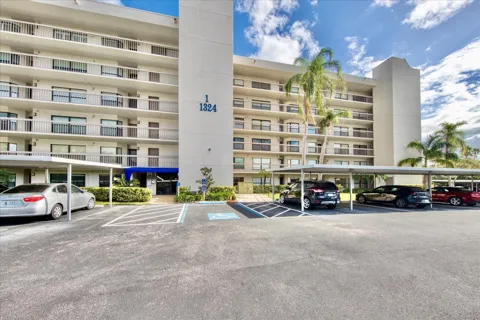 1324 PASADENA AVENUE S #204
