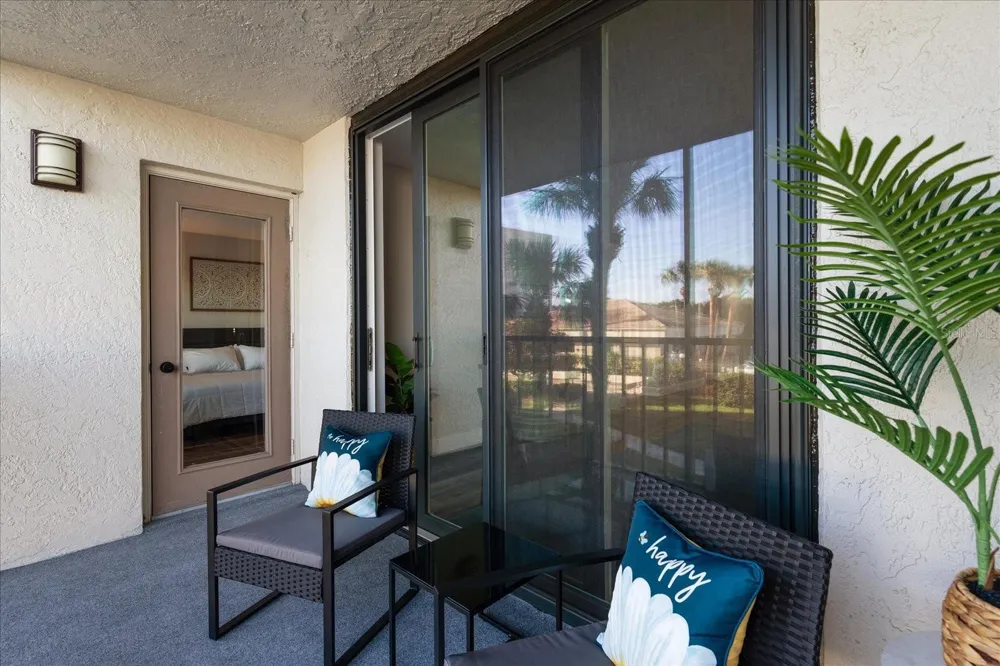 1324 PASADENA AVENUE S #204 South Pasadena, FL 33707