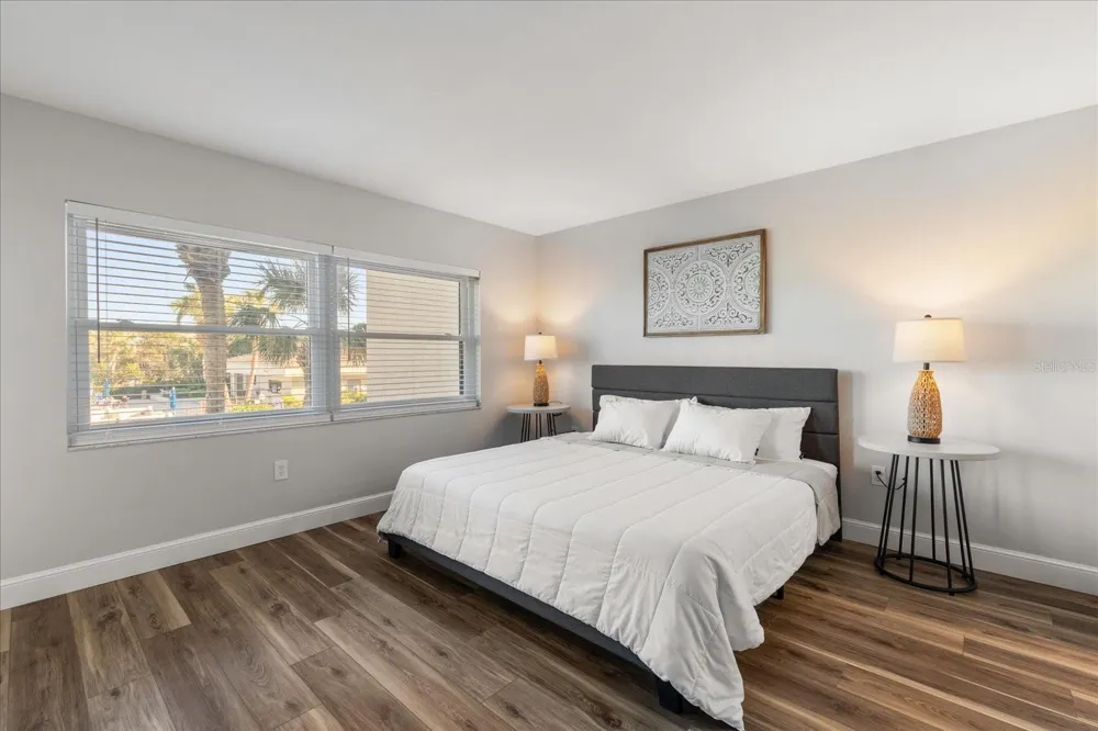 1324 PASADENA AVENUE S #204 South Pasadena, FL 33707