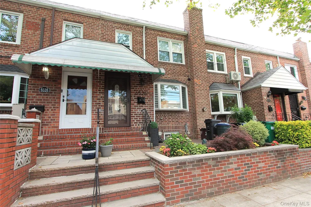 65-26 79th Street Middle Village, NY 11379