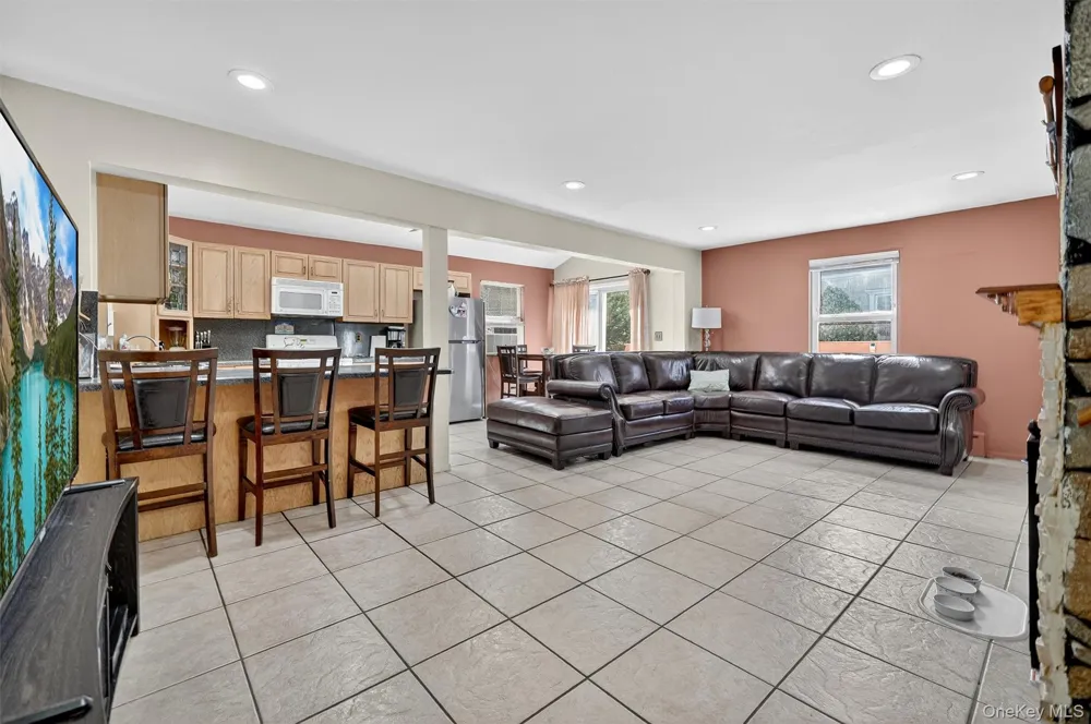 3384 Country Club Road Bronx, NY 10465