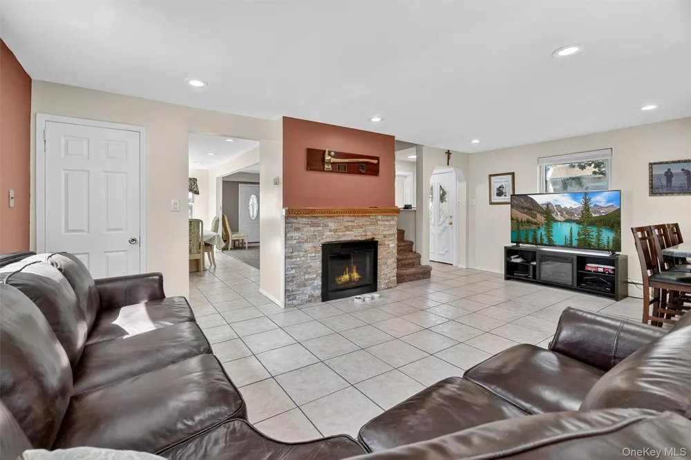 3384 Country Club Road Bronx, NY 10465
