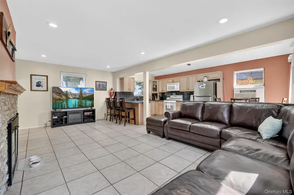 3384 Country Club Road Bronx, NY 10465