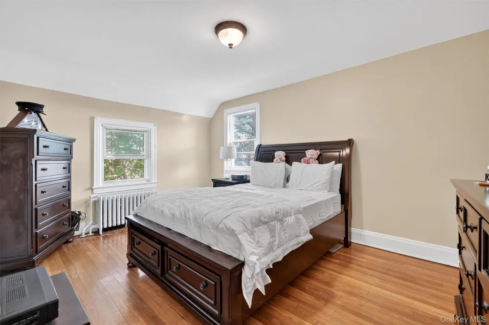 3384 Country Club Road Bronx, NY 10465