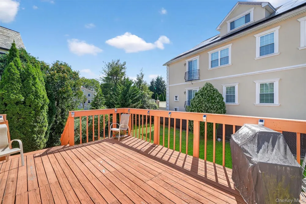 3384 Country Club Road Bronx, NY 10465