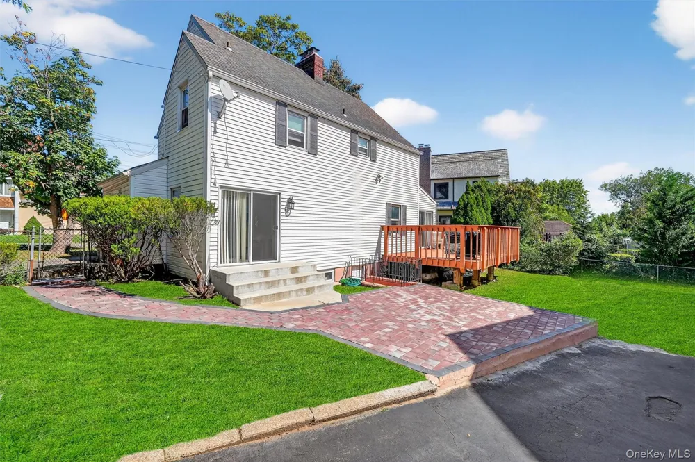3384 Country Club Road Bronx, NY 10465