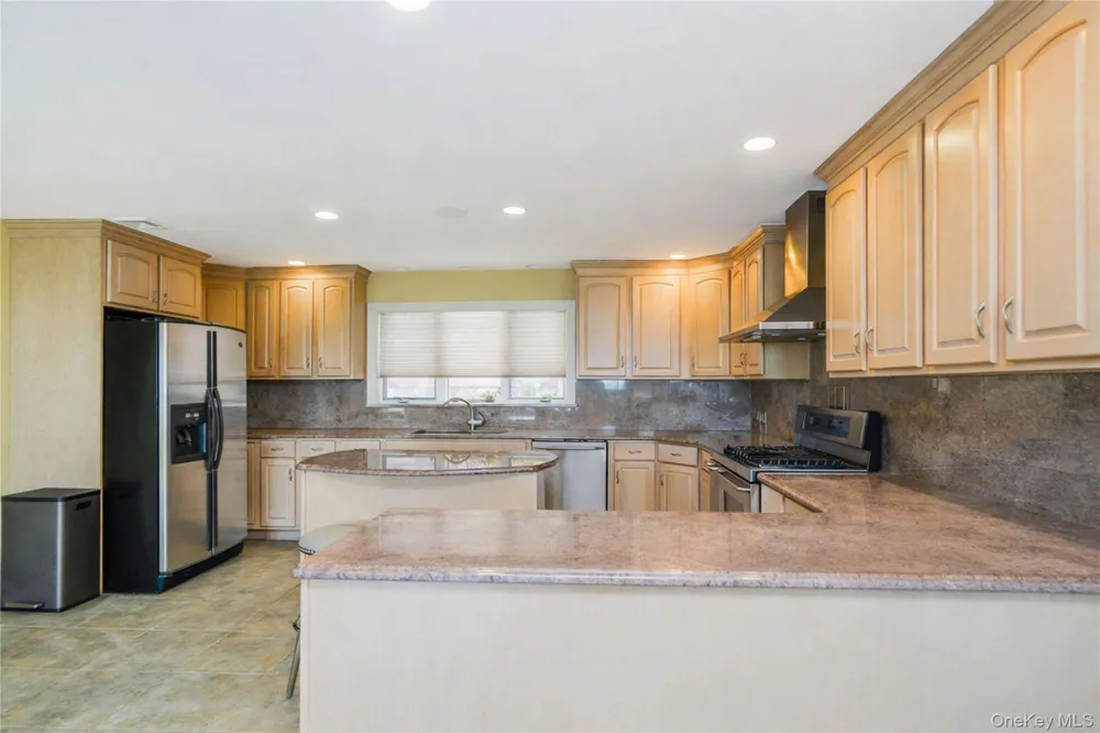 16 Diana Trail Staten Island, NY 10304