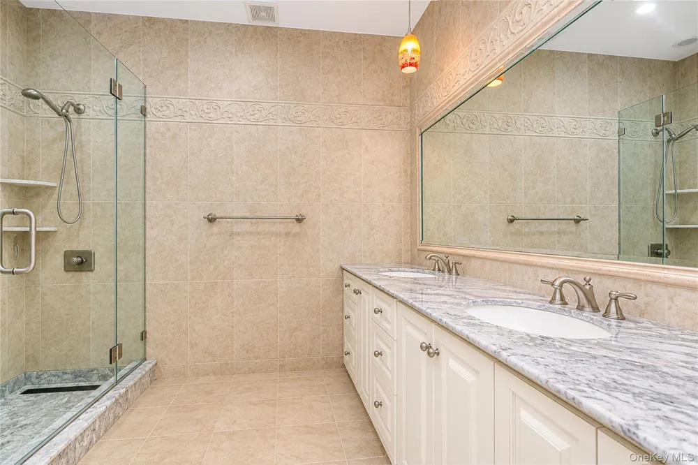 16 Diana Trail Staten Island, NY 10304