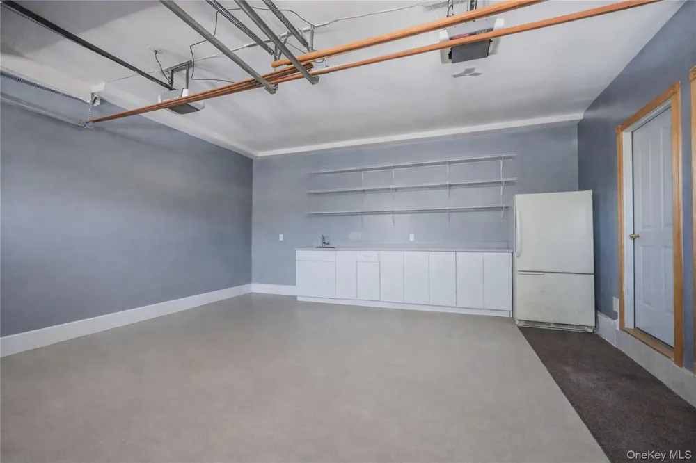 16 Diana Trail Staten Island, NY 10304