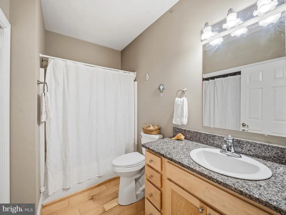 38 JERDONE ISLAND Bumpass, VA 23024