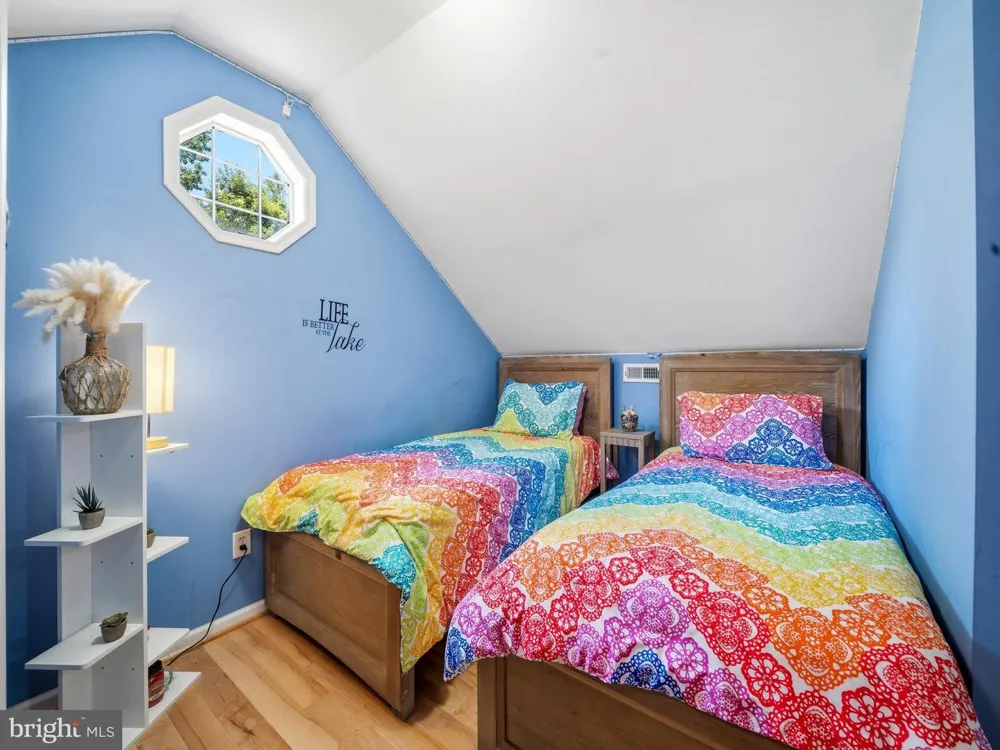 38 JERDONE ISLAND Bumpass, VA 23024
