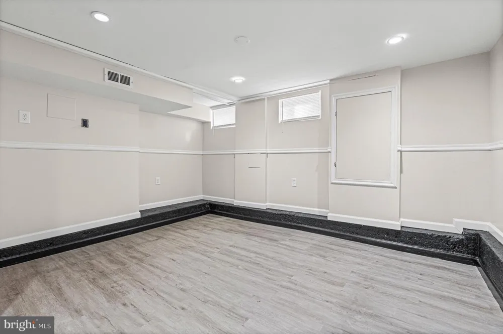 1027 BROADWAY Baltimore, MD 21205