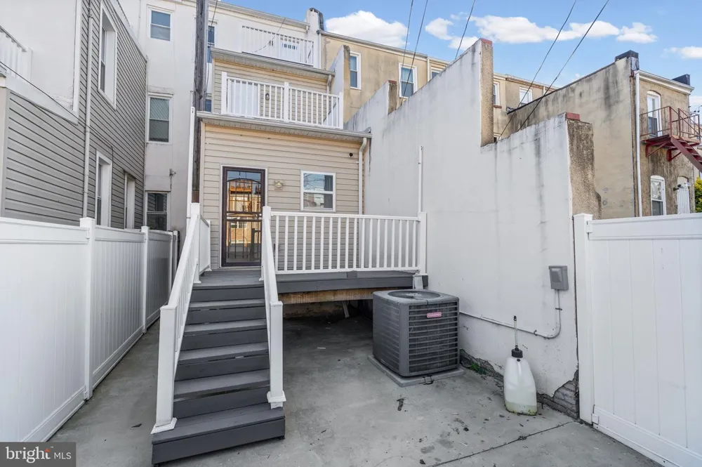 1027 BROADWAY Baltimore, MD 21205
