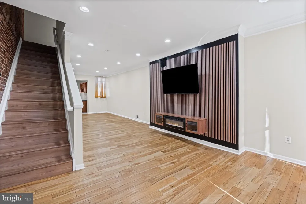 1027 BROADWAY Baltimore, MD 21205