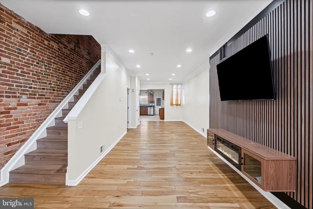 1027 BROADWAY Baltimore, MD 21205