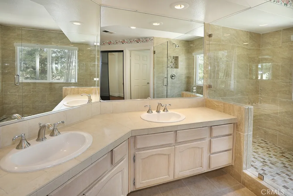 21171 Foxtail Mission Viejo, CA 92692