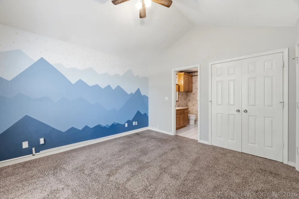 925 Woodview Drive Skiatook, OK 74070