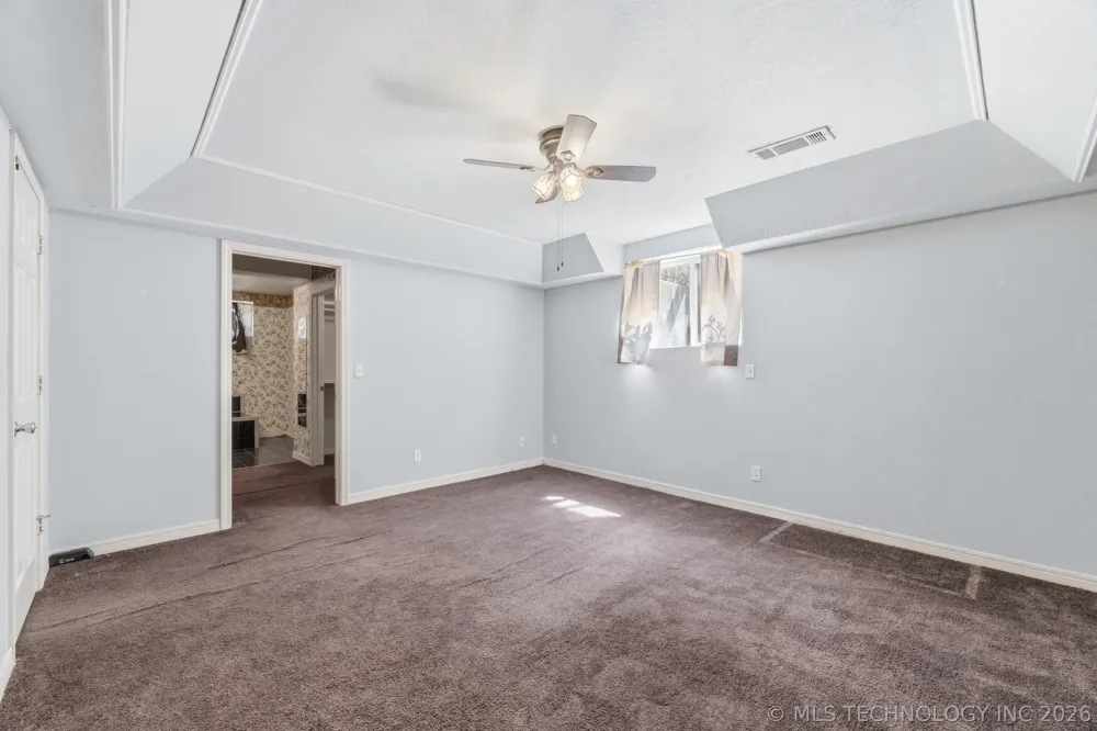 925 Woodview Drive Skiatook, OK 74070