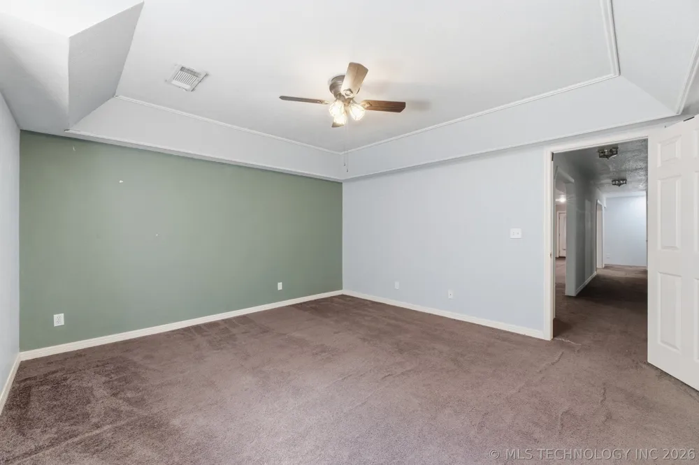 925 Woodview Drive Skiatook, OK 74070