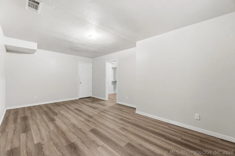 925 Woodview Drive Skiatook, OK 74070