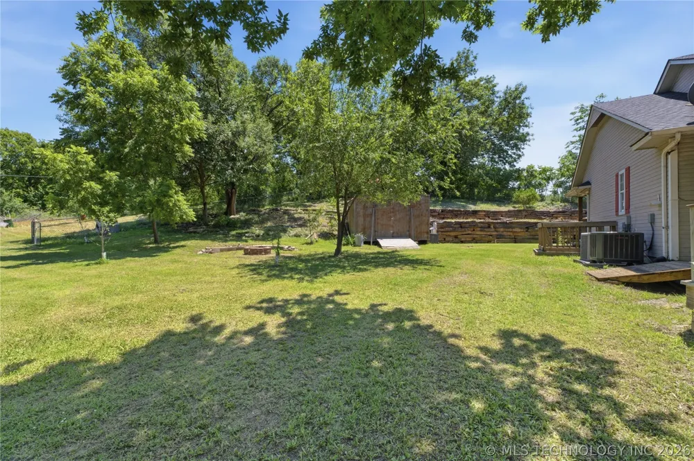 925 Woodview Drive Skiatook, OK 74070
