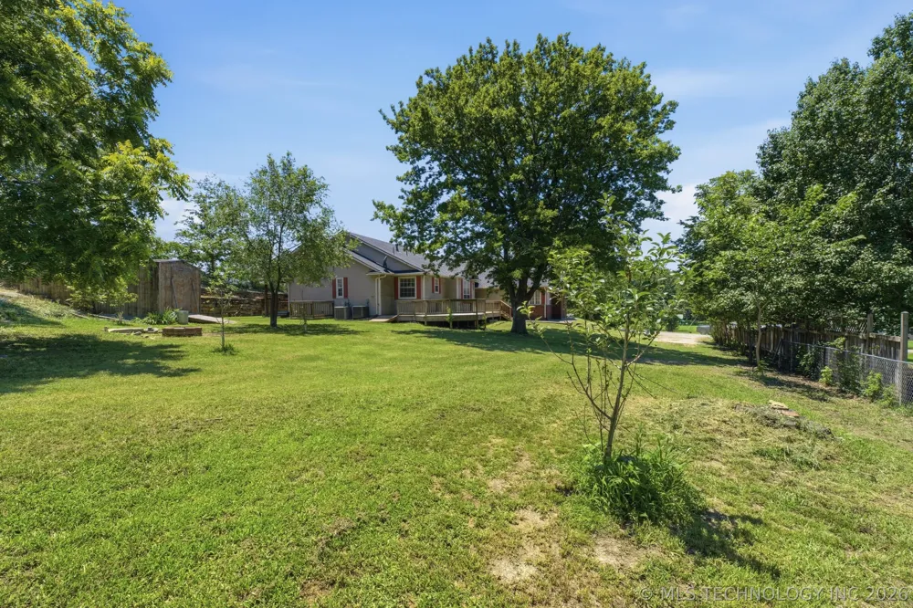 925 Woodview Drive Skiatook, OK 74070