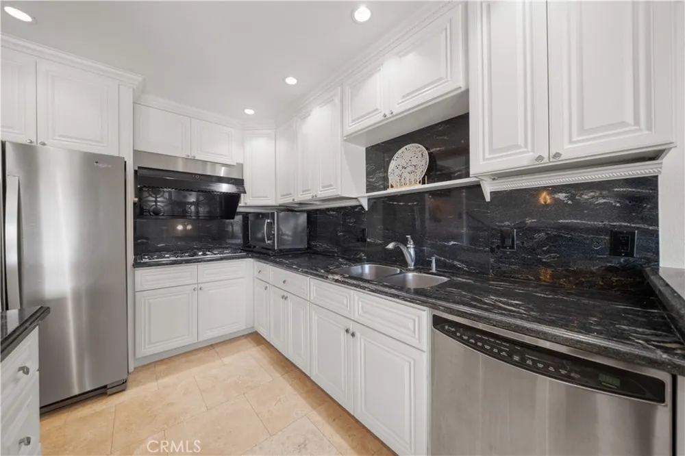 2326 Vista Hogar Newport Beach, CA 92660