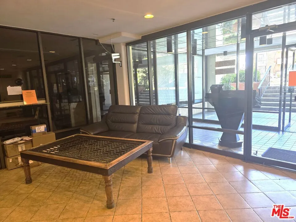 421 S La Fayette Park Place #712 Los Angeles, CA 90057