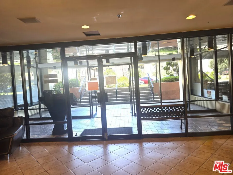 421 S La Fayette Park Place #712 Los Angeles, CA 90057