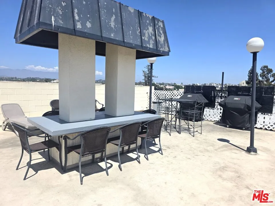 421 S La Fayette Park Place #712 Los Angeles, CA 90057