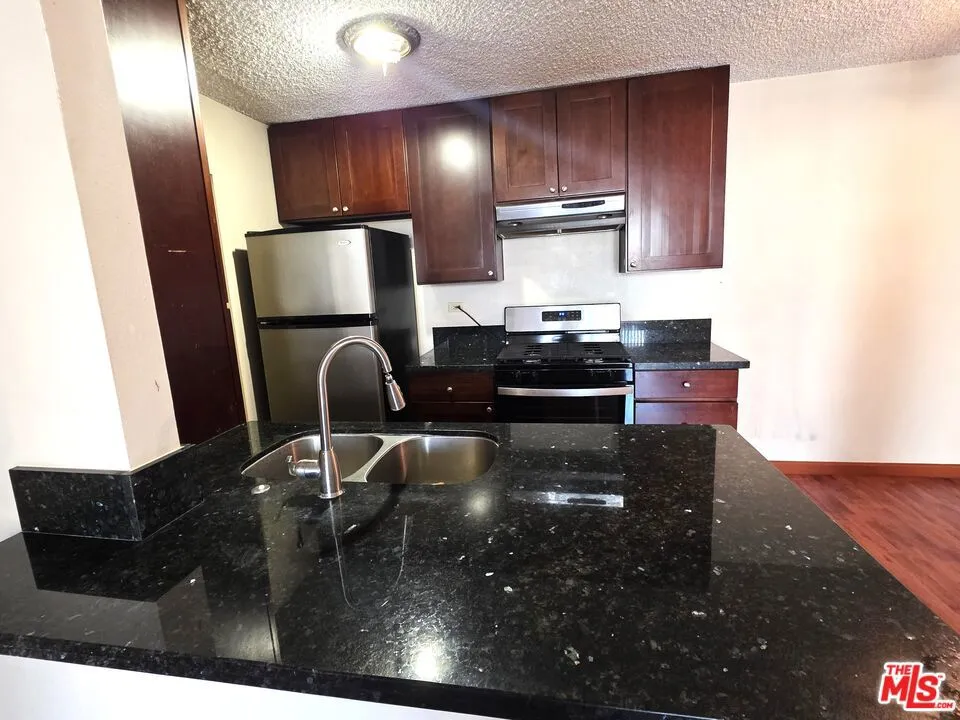 421 S La Fayette Park Place #712 Los Angeles, CA 90057