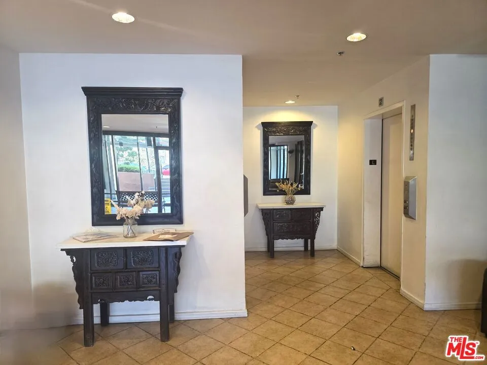 421 S La Fayette Park Place #712 Los Angeles, CA 90057