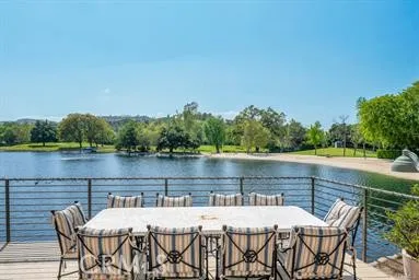 4645 Park Mirasol Calabasas, CA 91302