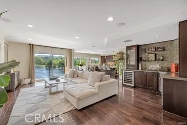 4645 Park Mirasol Calabasas, CA 91302