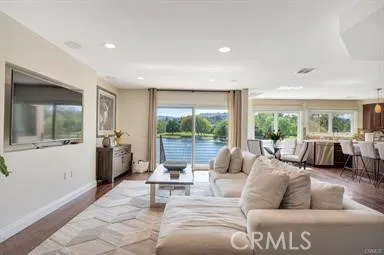 4645 Park Mirasol Calabasas, CA 91302