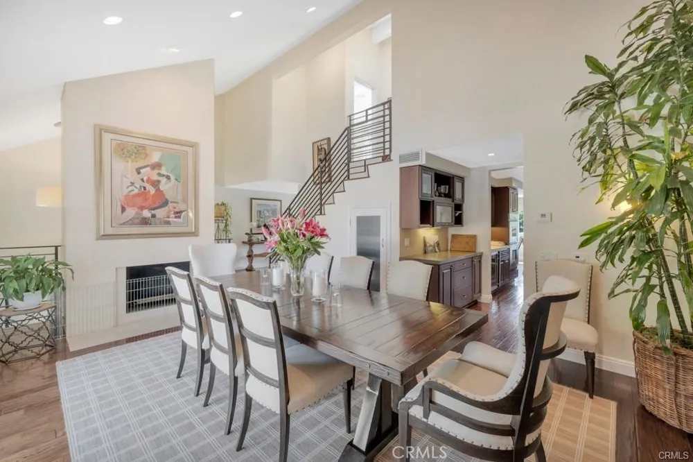 4645 Park Mirasol Calabasas, CA 91302