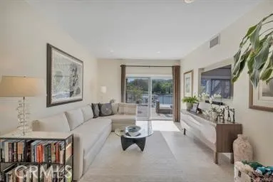 4645 Park Mirasol Calabasas, CA 91302
