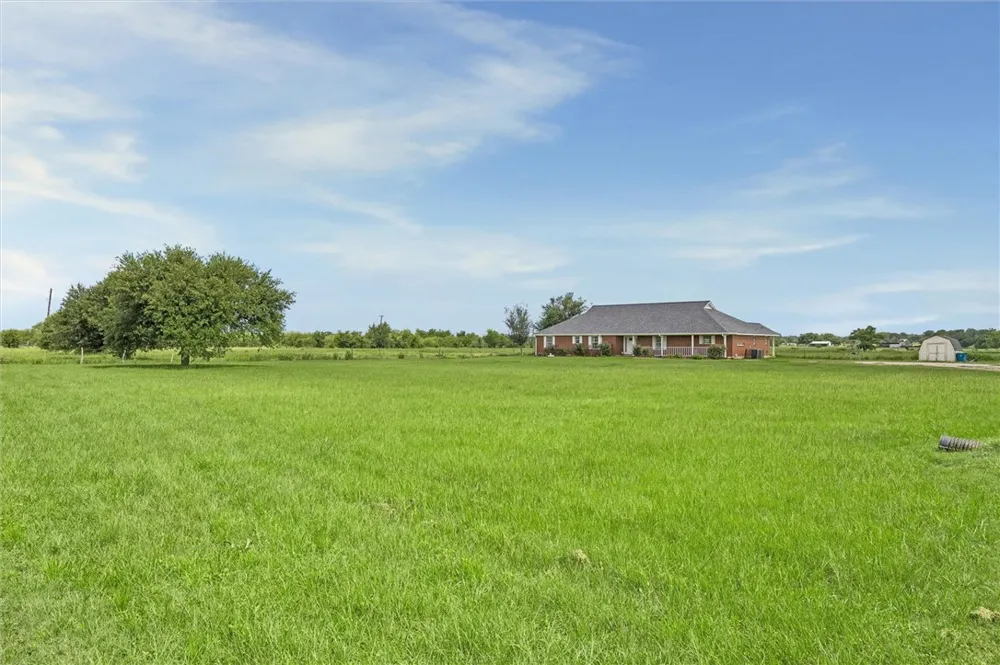 1240 Schumann Road Bellville, TX 77418